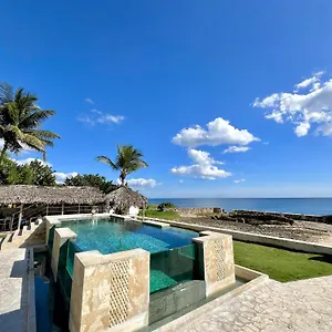 Triton Boutique & Restaurant 4* Guayacanes
